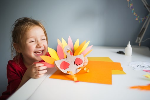 Thanksgiving Crafts to keep kids occupied
